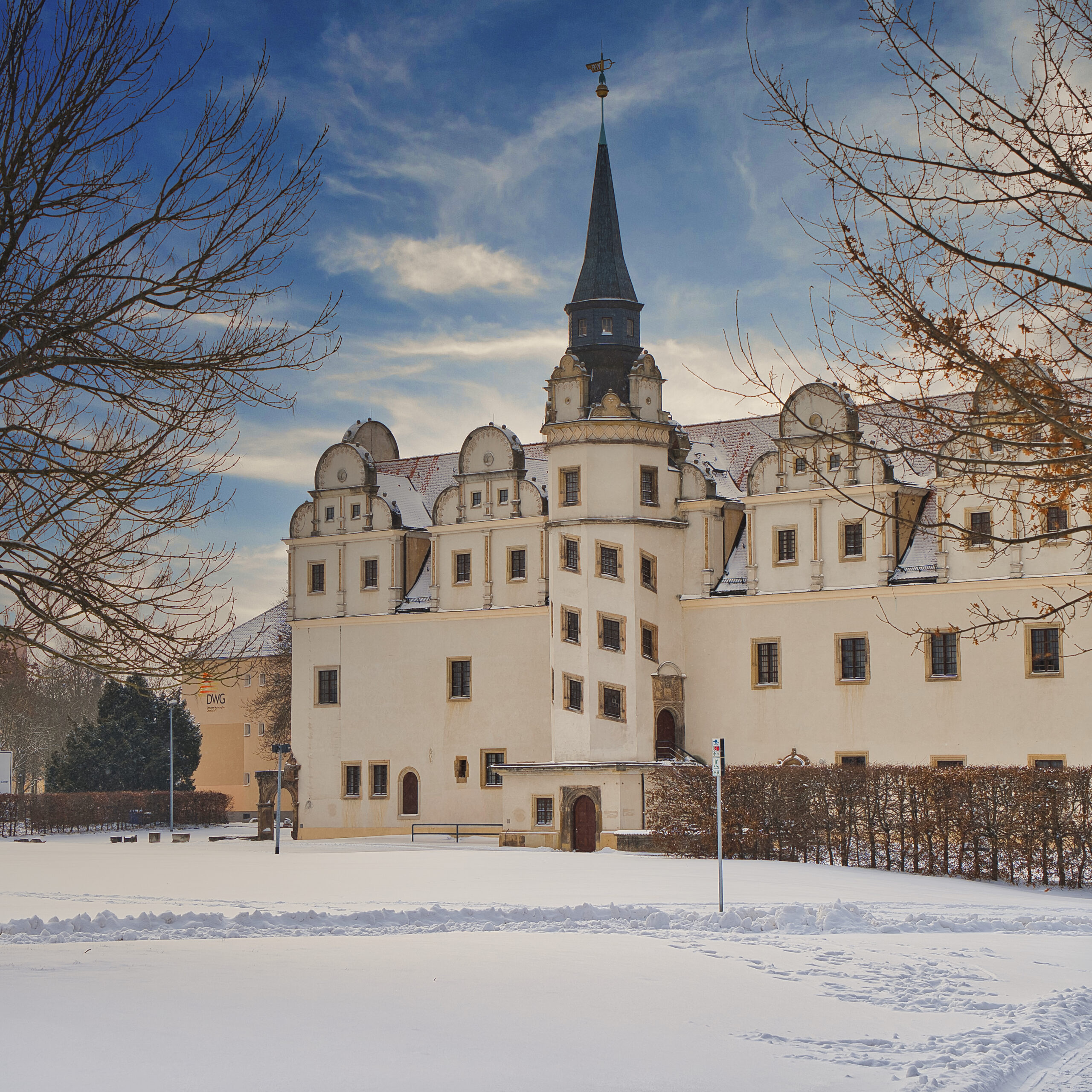 Johannbau Dessau im Winter